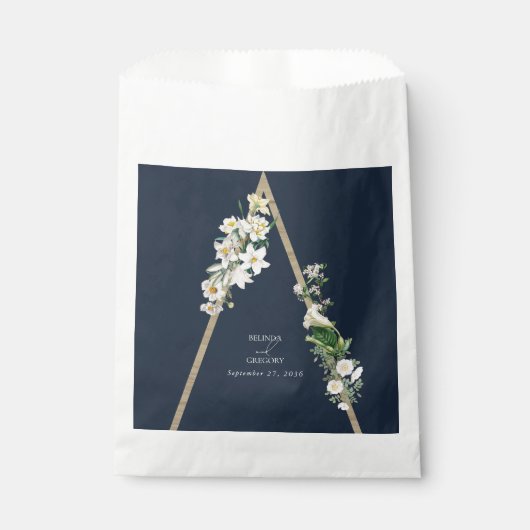 Bohemian Wood Pyramid Wit Bloemen Blauw Bruiloft Bedankzakje (Voorkant)