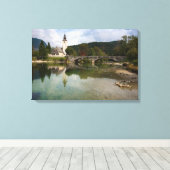 Bohinj meer met kerk in Slovenië canvas print (Insitu (Houten vloer))