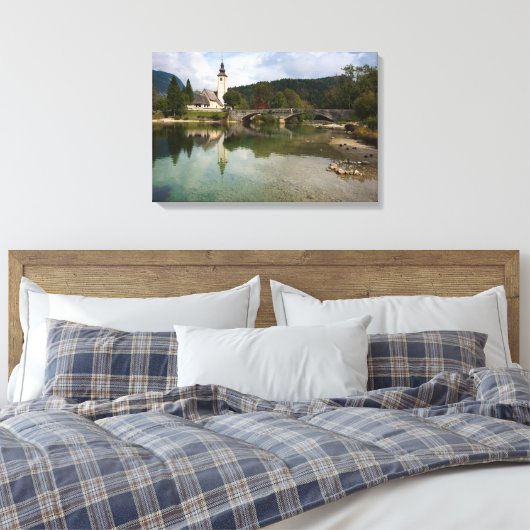 Bohinj meer met kerk in Slovenië canvas print (Insitu (Slaapkamer))