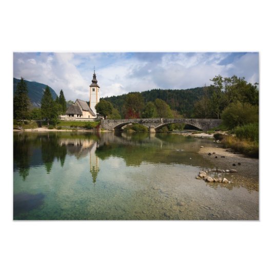 Bohinj-meer met kerk in Slovenië Foto Afdruk (Voorkant)