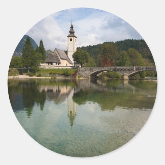 Bohinj-meer met kerk in Slovenië rond sticker (Voorkant)