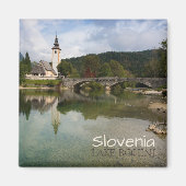 Bohinj meer met kerk in Slovenië tekst magneet (Voorkant)
