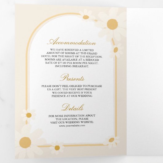 Boho Arch Cream Yellow Daisy Alles in één bruiloft Drieluik Uitnodiging (Binnenzijde eerst)