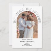 Boho Arch Meer is leuker Zwangerschapsaankondiging Feestdagenkaart (Voorkant)