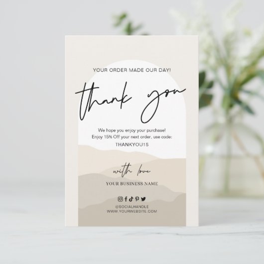 Boho Arch Neutrals Beige Monogram Business Bedankkaart (Staand voorkant)