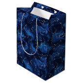 Boho Astrology Zodiac sign pattern on blue Medium Cadeauzakje (Achterkant Gekanteld)