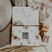 Boho Autumn Wildflower | Beige horizontale QR-code RSVP Kaartje