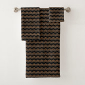 Boho Aztec Tribal Geïnspireerde pijlen Bruin Zwart Bad Handdoek (Insitu)