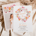 Boho beemdweilen foto Sweet 16 Kaart<br><div class="desc">kondig uw aanstaande 16-jarige Sweet aan met onze op boho geïnspireerde uitnodigingen, met en charmante wilde bloemen in trendy oortige tinten zoals oranje, sage groen, donkerrood en stoffige roze op wit. Het moderne penseelscript voegt een beetje elegantie toe aan deze unieke uitnodigingen die perfect zijn voor elke boho-weide of boshand-themde...</div>