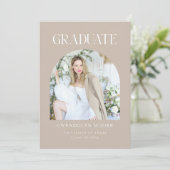 Boho Beige Arch Foto Afstuderen Aankondiging Kaart (Staand voorkant)