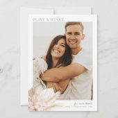 Boho Beige Bloemen Pampas Bruiloft Uitnodiging OLI (Achterkant)