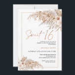 Boho Beige Bloemen Pampas Grass 16e Verjaardag Kaart<br><div class="desc">Boho Beige Bloemenpampas Grass Sweet 16th Birthday Invitation Bohemian inspireerde 16 verjaardagsuitnodiging met twee aardse gekleurde bloemstukken met rozen en pampasgras en een modern kalligrafie afbeelding als een kop in een faux rozen gouden textuur. Ideaal voor iedereen die op zoek is naar een bohemian geïnspireerde zoete zestienjarige uitnodiging in natuurlijke...</div>