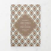 Boho Beige Ivoor Ikat Fotocollage Indiase bruiloft Drieluik Uitnodiging (Cover)