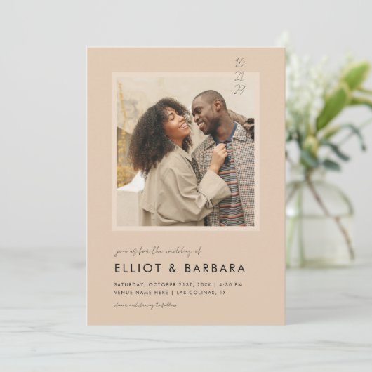 Boho Beige Modern Script 2 Foto QR Code Bruiloft Kaart (Staand voorkant)