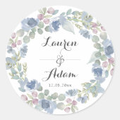 Boho Blauwe Bloemen- en Eucalyptuskrans Bruiloft Ronde Sticker (Voorkant)
