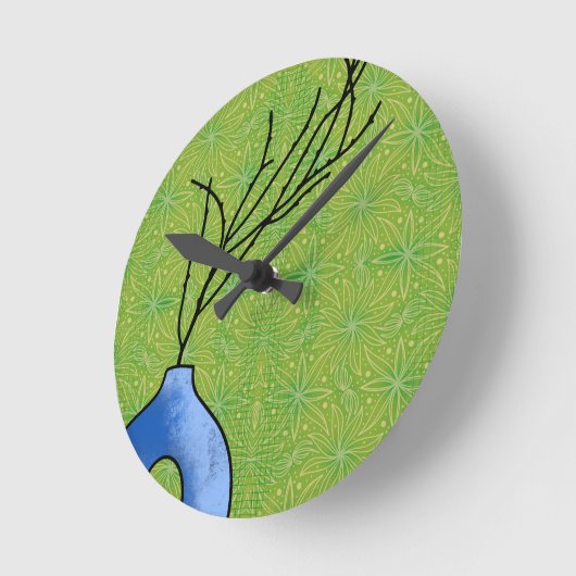 Boho blauwe vaas op groene bloemenachtergrond klok (Hoek)