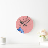 Boho blauwe vaas zacht roze bloemige achtergrond k ronde klok (Huis)