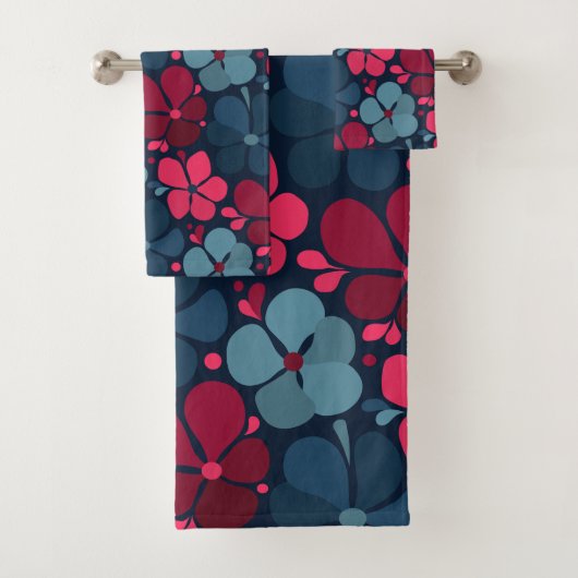 Boho bloemen in magenta blauw bad handdoek (Insitu)