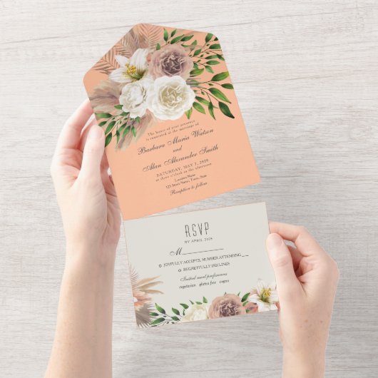 Boho Bloemen Peach Fuzz Bruiloft All In One Uitnodiging (Afscheurbaar)