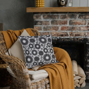 Boho bloemen Zwart en wit vector bloempatroon Kussen
