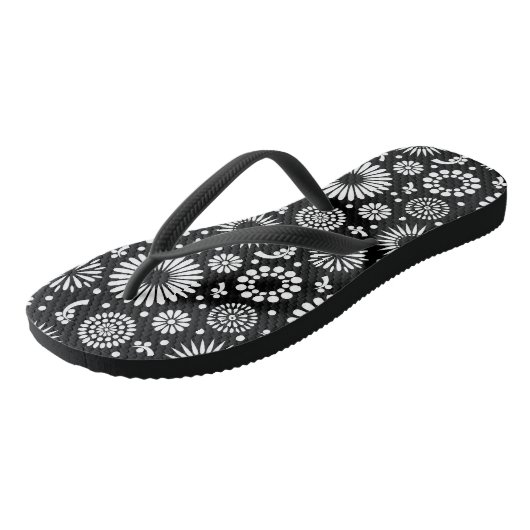 Boho bloemen Zwart en wit vector bloempatroon Teenslippers (Schuin)