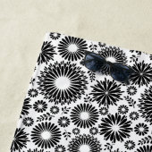 Boho bloemen Zwart-wit vectorbloempatroon Strandlaken (In situ)