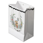 Boho bloemige verjaardagsbeer medium cadeauzakje (Voorkant Gekanteld)