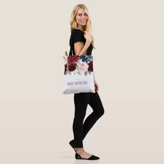 Boho Bloom | Bourgogne Rood en Navy Blue Custom Tote Bag (Op model)