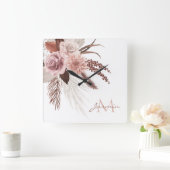 Boho Blush Roze Pampas Gras Bloemend Monogram Vierkante Klok (Huis)