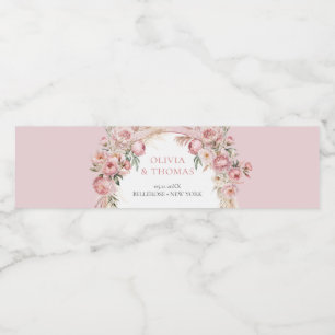 Boho boog blush pioenen pampas gras eucalyptus waterfles etiket