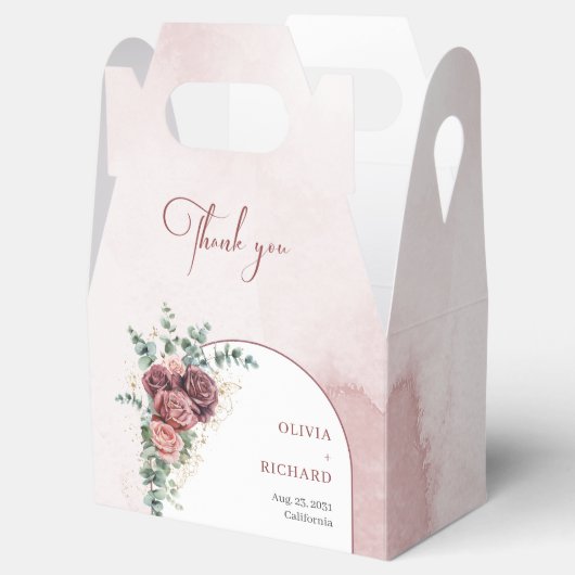 Boho boog donker maroon blush rozen eucalyptus gou bedankdoosjes (Geopend)