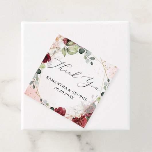 Boho bordeaux blozen bloemengoud geometrische brui bedankjes labels (In situ)