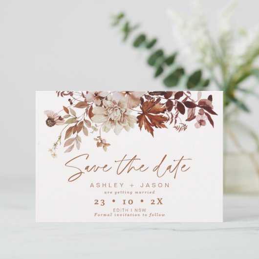 Boho Brown Floral Fall Wedding Save the Date Kaart (Staand voorkant)