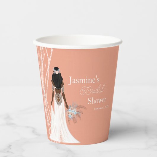 Boho Bruid Met Parels En Bloemen Bruidsfeest Papieren Bekers (Voorkant)