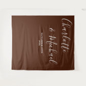 Boho Bruine Script Minimalistische Trouw Achtergro Wandkleed (Voorkant (horizontaal))