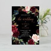 Boho Burgundy Blauwe Bloemen Script Bruiloft Folie Uitnodiging (Staand Voorkant)