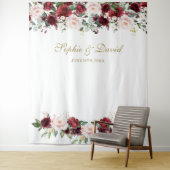 Boho Burgundy Blush Wedding Photo Booth Backdrop Wandkleed (In situ)