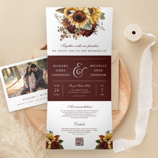 Boho Burgundy Rozen Zonnebloemen QR Code Trouwen Drieluik Uitnodiging