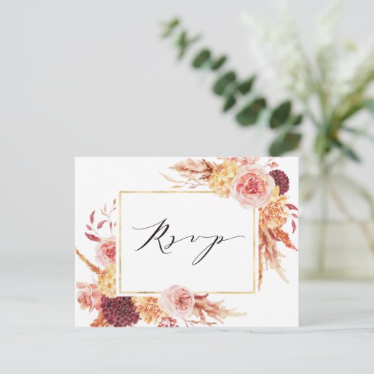 Boho Burgundy Terracotta Flowers Wedding RSVP Briefkaart (Staand voorkant)