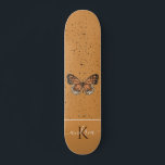 Boho Butterfly Oranje Grunge Monogram Naam  Persoonlijk Skateboard<br><div class="desc">Dit coole skateboard met boho butterfly illustratie,  aangepaste naam en monogram zou een geweldig cadeau zijn voor iemand die in skateboarden zit! Voeg eenvoudig de gewenste naam en het gewenste initiaal toe door op de optie "Deze sjabloon personaliseren" te klikken.</div>