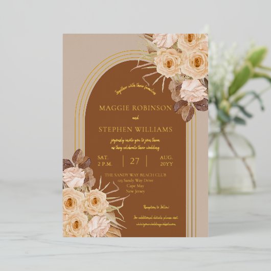 Boho Caramel Rozen | Gedroogde grassenweddenschap Folie Uitnodiging (Staand Voorkant)