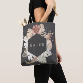 Boho Charcoal Modern Pampas Two Tone Bride Tote Bag (Dichtbij)
