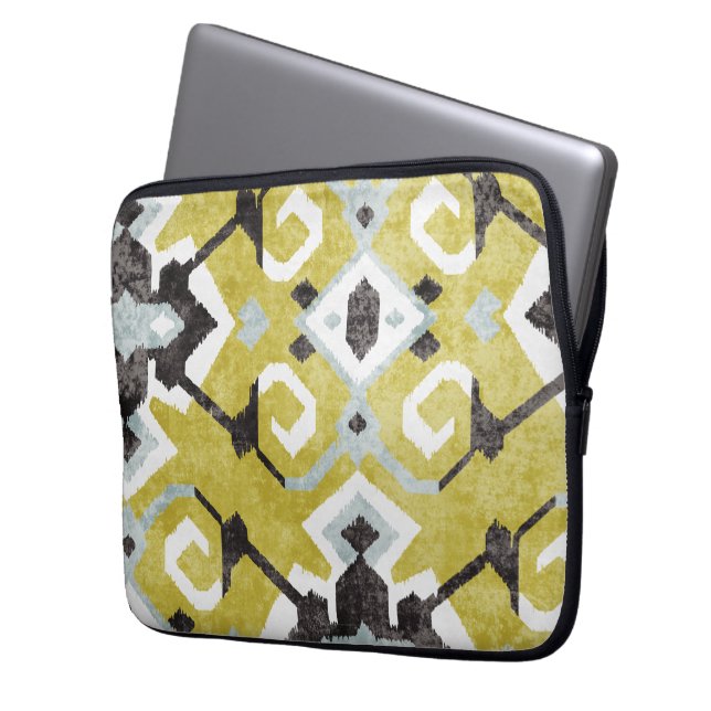 Boho chic black and yellow ikat tribal patroon laptop sleeve (Voorkant Links)