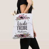 Boho Chic Blush Roze Bloemen Bruid Tribe Monogram Tote Bag (Dichtbij)