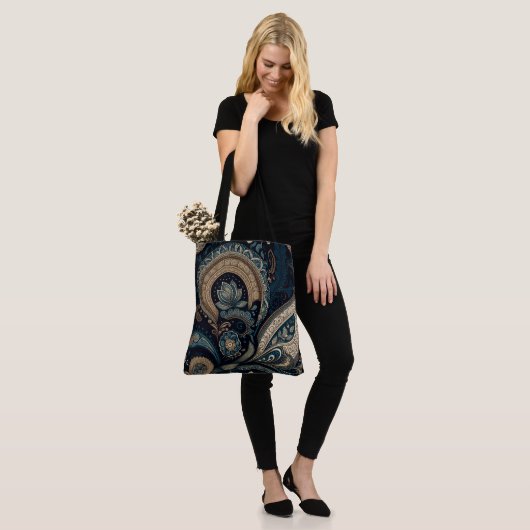 Boho Chic Dark Blue Paisley Pattern Tote Bag (Op model)