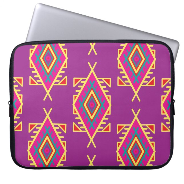 Boho Chic: Etnaadloos Ornament Laptop Sleeve (Voorkant)