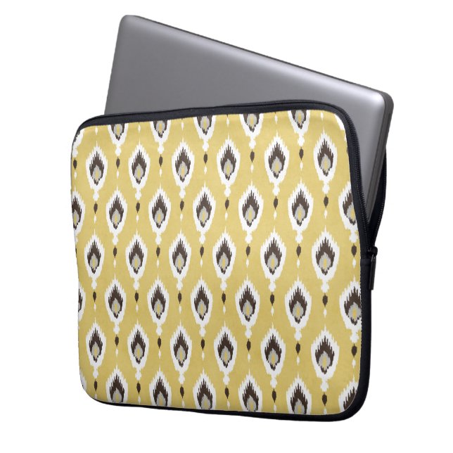 Boho chic gele ikat stammespatroon monogram laptop sleeve (Voorkant Links)