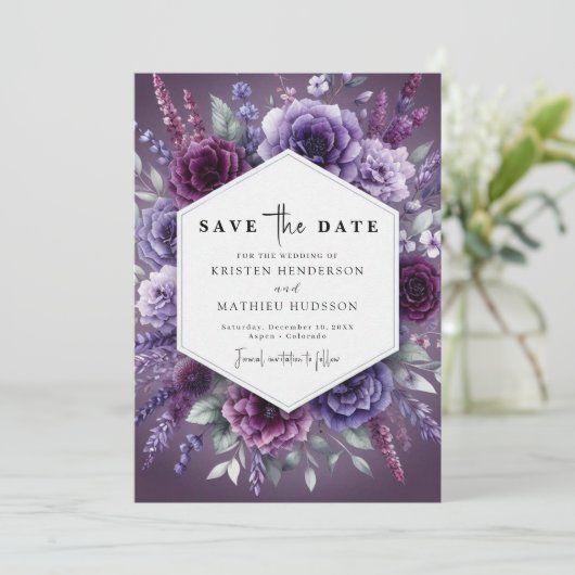 Boho Chic Paarse Bloemen Huwelijk Save The Date (Staand voorkant)