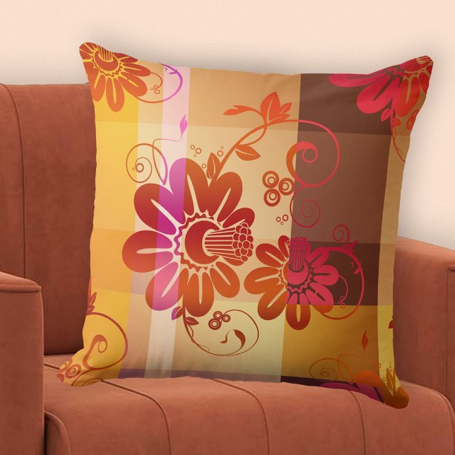 Boho Chic Retro Herfst Plaid Patroon Kussen (Pillow with an elegant plaid like pattern with floral swirls in warm fall colors.)