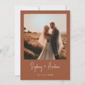 Boho Chic Terracotta foto bruiloft uitnodiging (Achterkant)